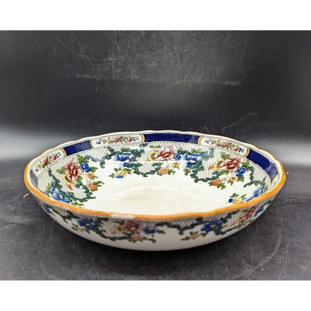 Antique Cauldron England 9.75